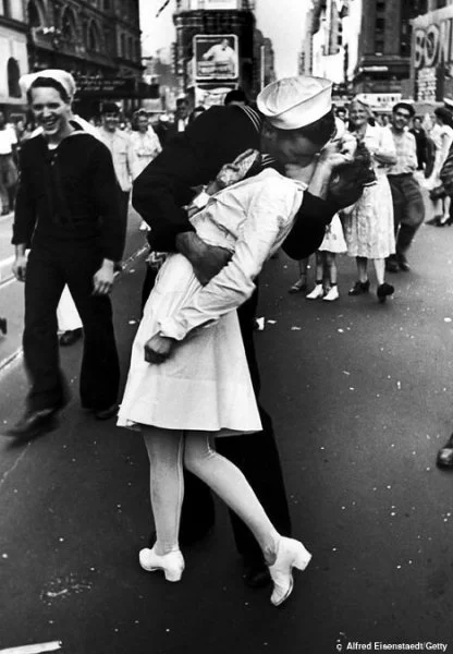 kissTIME1208_468x676.jpg