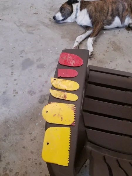 6911