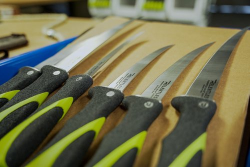 Relentless-Knives-1.jpg